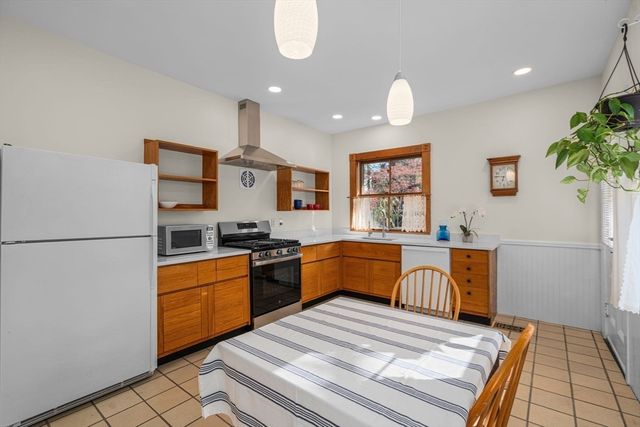 24 Otis St 24, Watertown, MA 02472