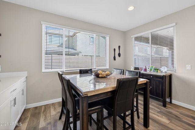 8114 E PETUNIA Avenue, Mesa, AZ 85212