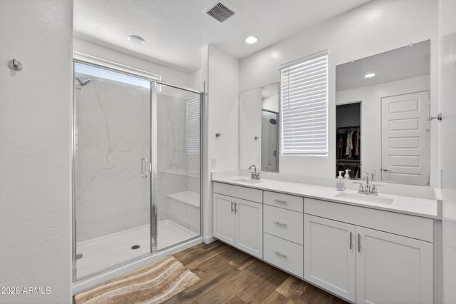 8114 E PETUNIA Avenue, Mesa, AZ 85212