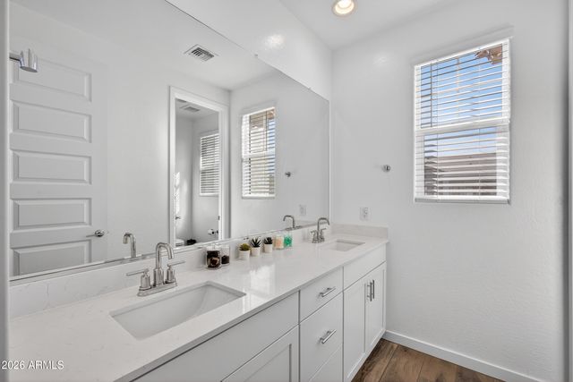 8114 E PETUNIA Avenue, Mesa, AZ 85212