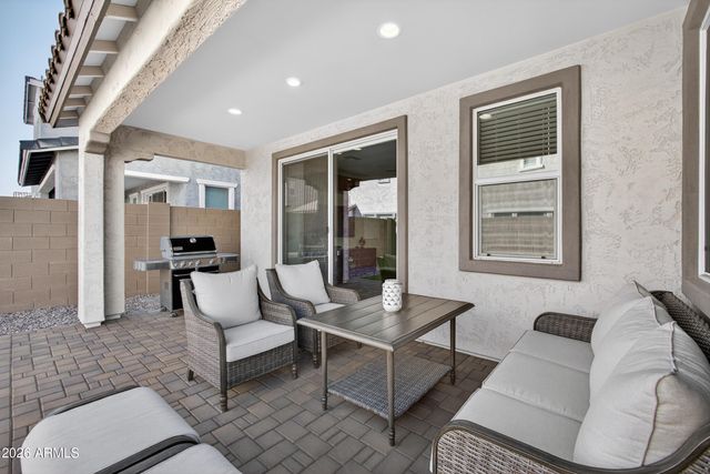 8114 E PETUNIA Avenue, Mesa, AZ 85212