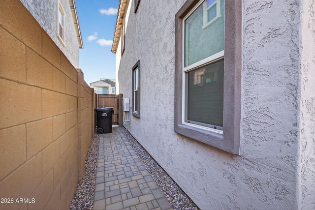 8114 E PETUNIA Avenue, Mesa, AZ 85212