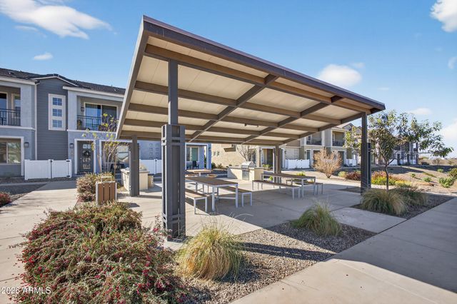 8114 E PETUNIA Avenue, Mesa, AZ 85212