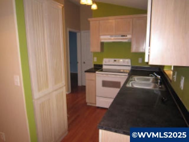 380 Owens St S, Salem, OR 97302