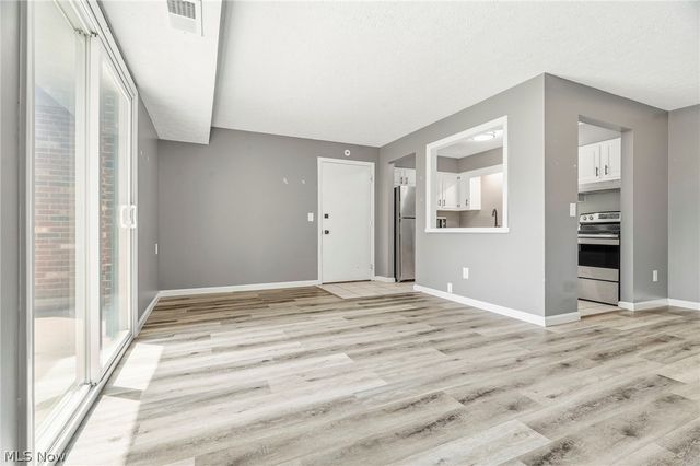 5240 Emil Avenue SW 102, Navarre, OH 44662