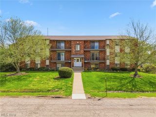 5240 Emil Avenue SW 102, Navarre, OH 44662