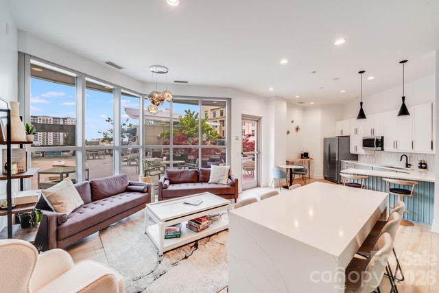 333 W Trade Street W 1105, Charlotte, NC 28202