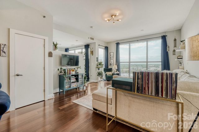 333 W Trade Street W 1105, Charlotte, NC 28202