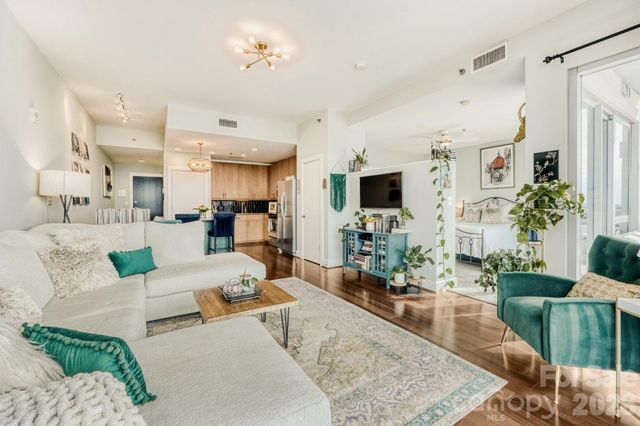 333 W Trade Street W 1105, Charlotte, NC 28202