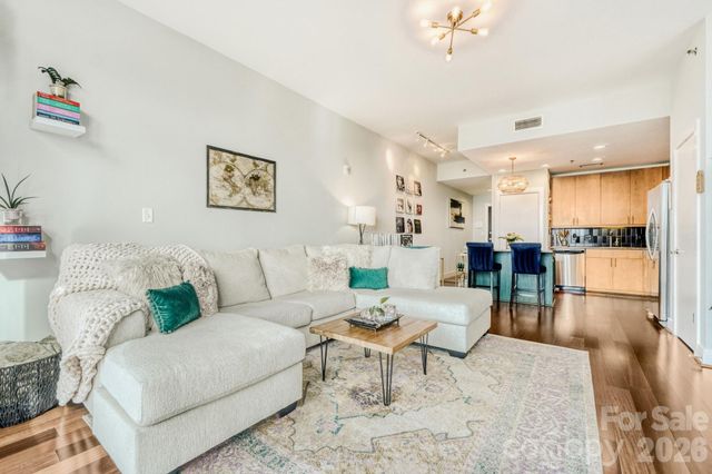 333 W Trade Street W 1105, Charlotte, NC 28202