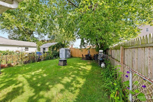 285 Shoreland Circle, Old Bridge, NJ 08879