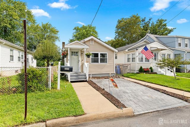 285 Shoreland Circle, Old Bridge, NJ 08879