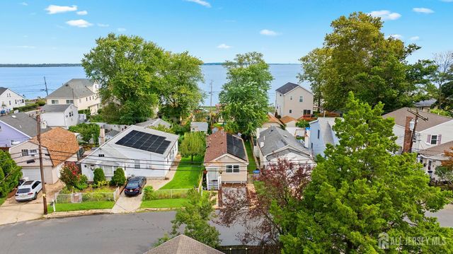 285 Shoreland Circle, Old Bridge, NJ 08879