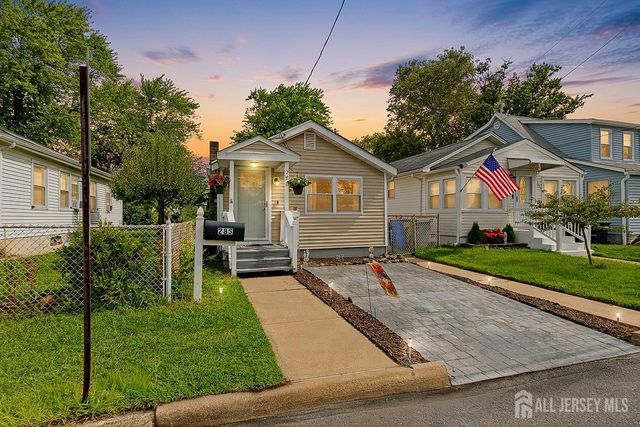 285 Shoreland Circle, Old Bridge, NJ 08879