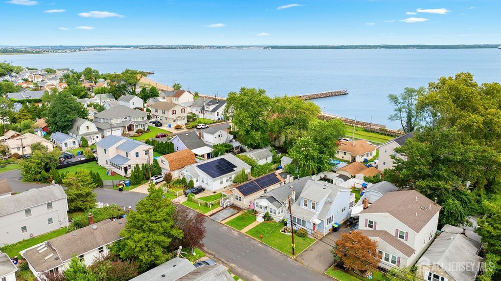 285 Shoreland Circle, Old Bridge, NJ 08879