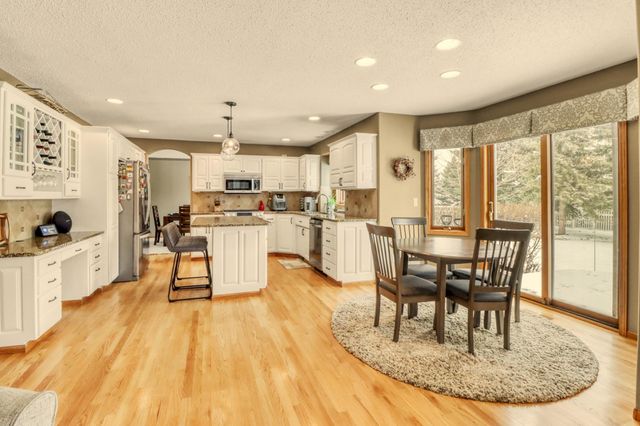 2609 Meadow Creek Circle S, Fargo, ND 58104