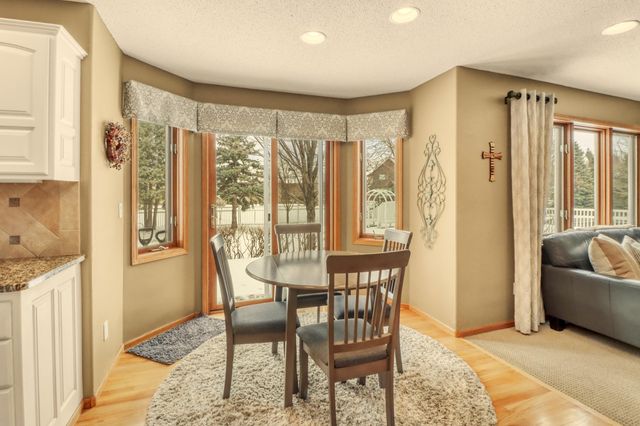 2609 Meadow Creek Circle S, Fargo, ND 58104