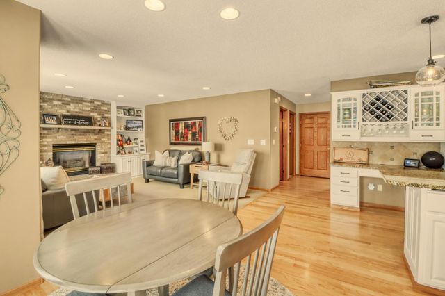 2609 Meadow Creek Circle S, Fargo, ND 58104