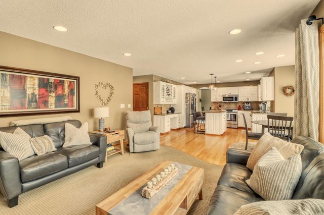 2609 Meadow Creek Circle S, Fargo, ND 58104