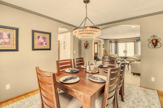 2609 Meadow Creek Circle S, Fargo, ND 58104