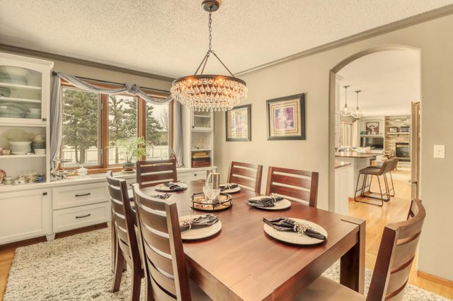 2609 Meadow Creek Circle S, Fargo, ND 58104