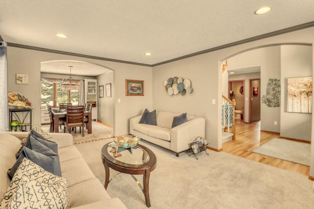 2609 Meadow Creek Circle S, Fargo, ND 58104