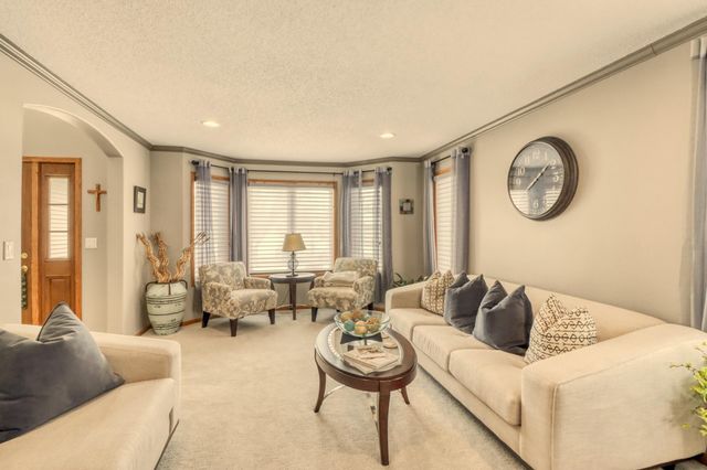 2609 Meadow Creek Circle S, Fargo, ND 58104