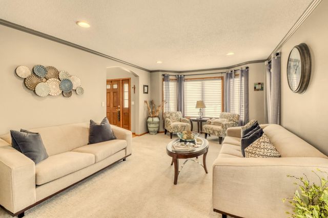 2609 Meadow Creek Circle S, Fargo, ND 58104