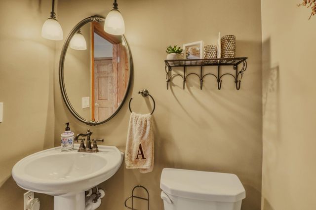 2609 Meadow Creek Circle S, Fargo, ND 58104