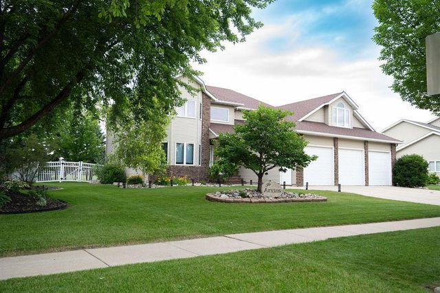 2609 Meadow Creek Circle S, Fargo, ND 58104