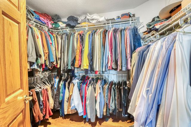 2609 Meadow Creek Circle S, Fargo, ND 58104