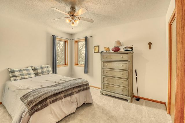 2609 Meadow Creek Circle S, Fargo, ND 58104