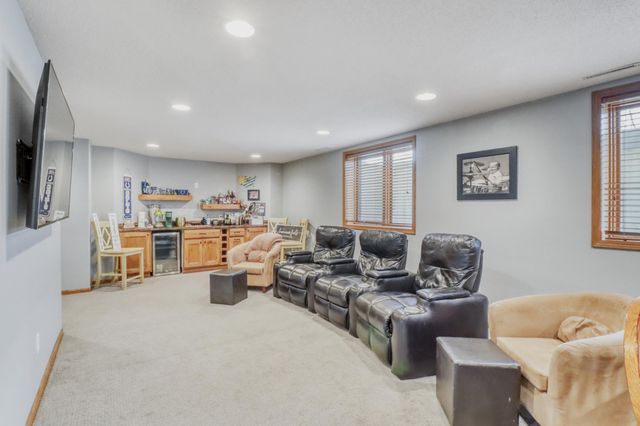 2609 Meadow Creek Circle S, Fargo, ND 58104