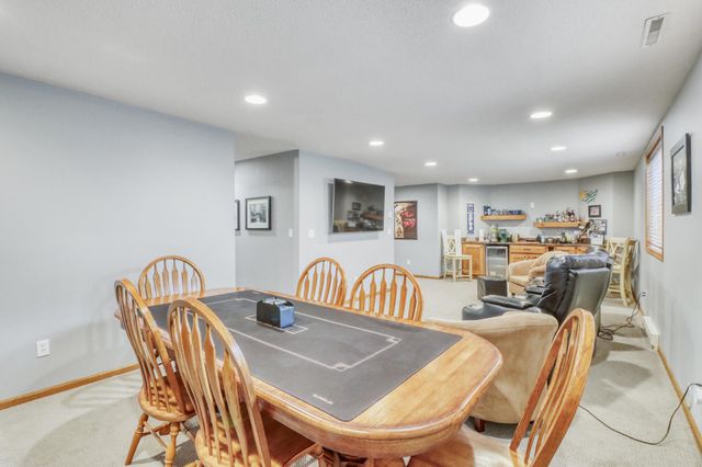 2609 Meadow Creek Circle S, Fargo, ND 58104