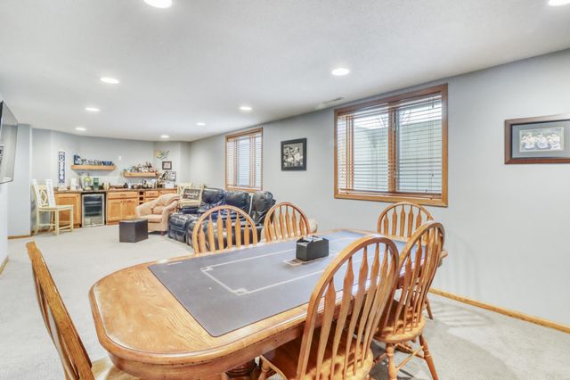 2609 Meadow Creek Circle S, Fargo, ND 58104