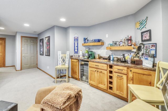 2609 Meadow Creek Circle S, Fargo, ND 58104