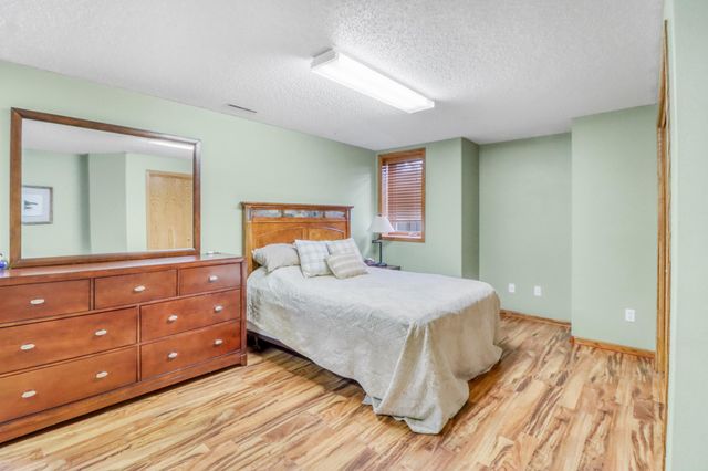 2609 Meadow Creek Circle S, Fargo, ND 58104