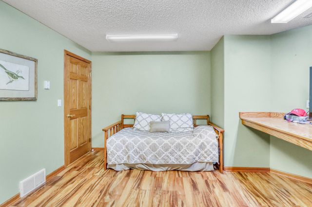 2609 Meadow Creek Circle S, Fargo, ND 58104