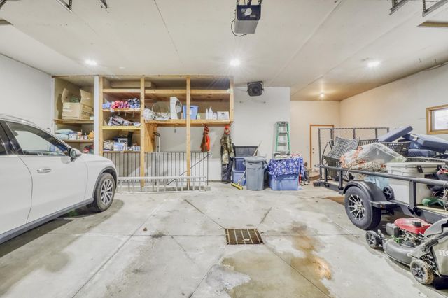 2609 Meadow Creek Circle S, Fargo, ND 58104