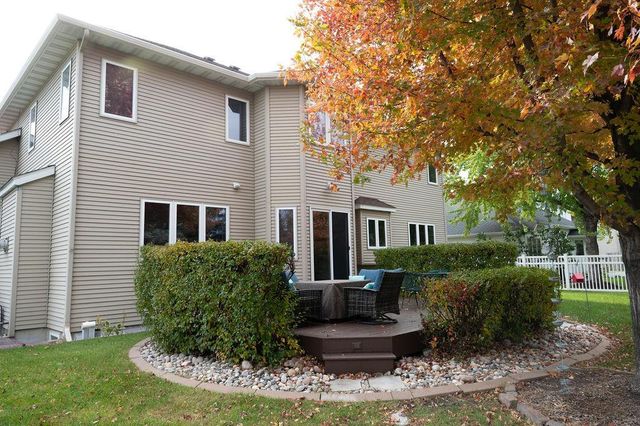 2609 Meadow Creek Circle S, Fargo, ND 58104