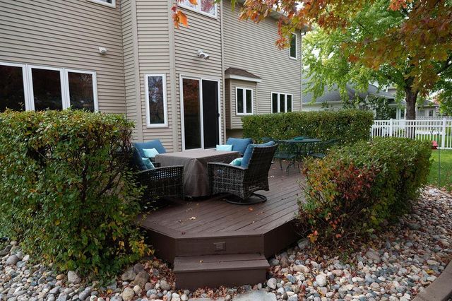 2609 Meadow Creek Circle S, Fargo, ND 58104