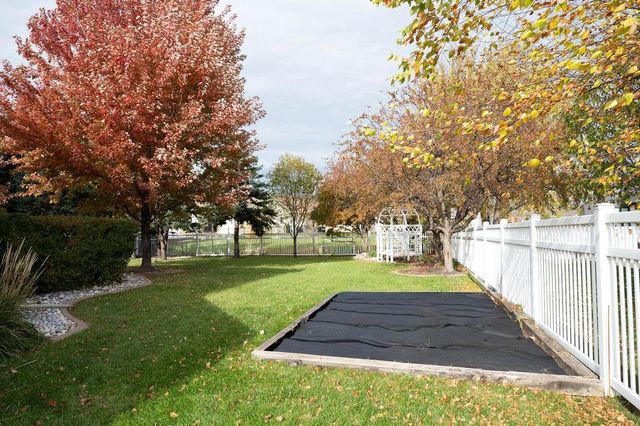 2609 Meadow Creek Circle S, Fargo, ND 58104