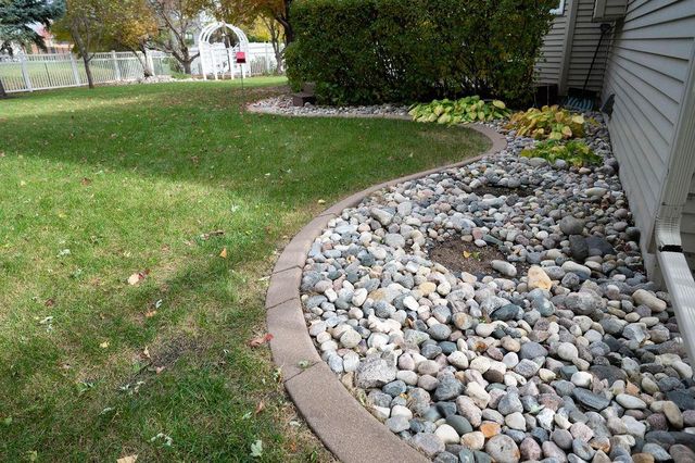 2609 Meadow Creek Circle S, Fargo, ND 58104