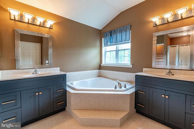 780 RAMBLEWOOD DR, Easton, PA 18040