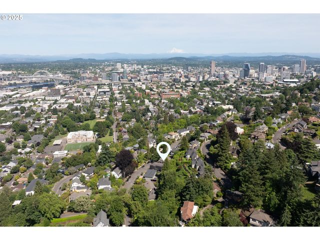 2862 Nw WESTOVER Rd, Portland, OR 97210