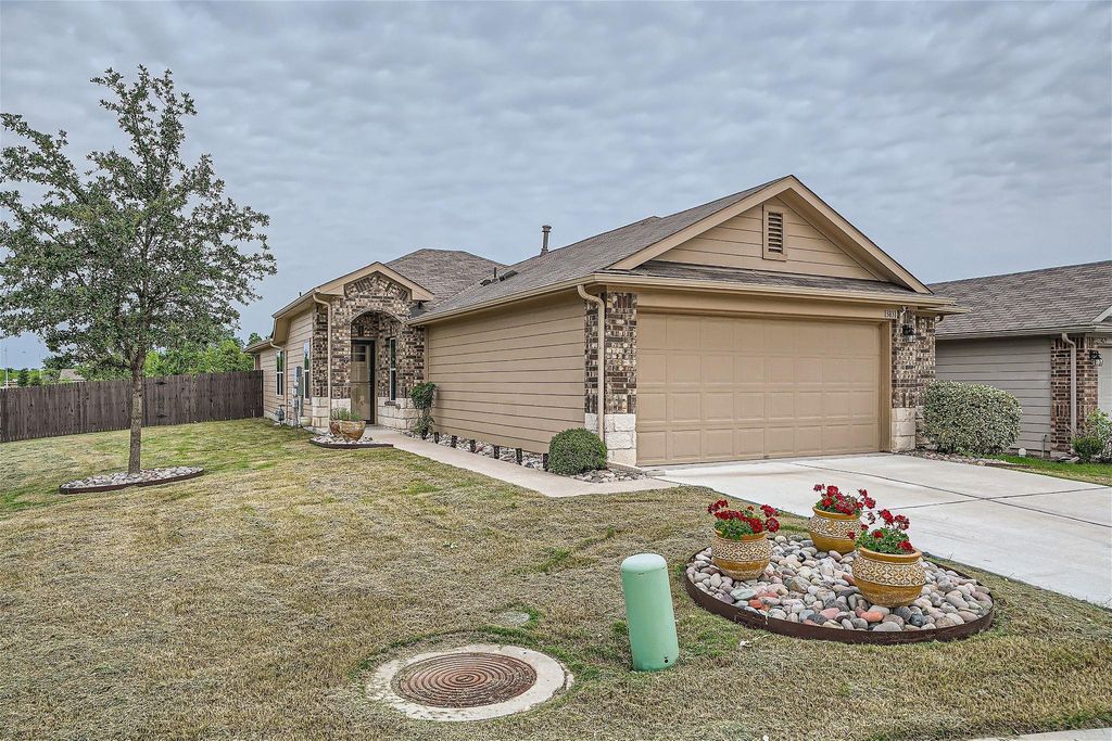13831 Geelong DR, Pflugerville, TX 78660