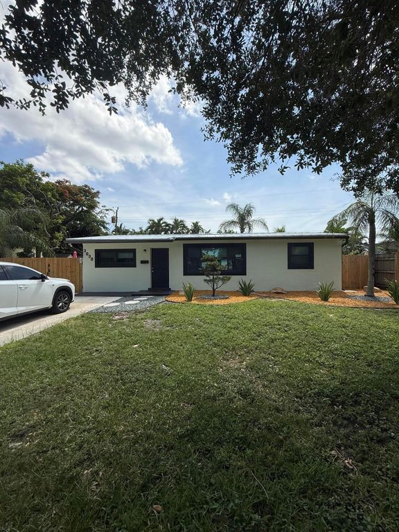 3030 NE 12TH Avenue, Pompano Beach, FL 33064