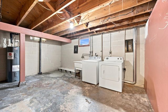 1520 3rd Street S, Moorhead, MN 56560