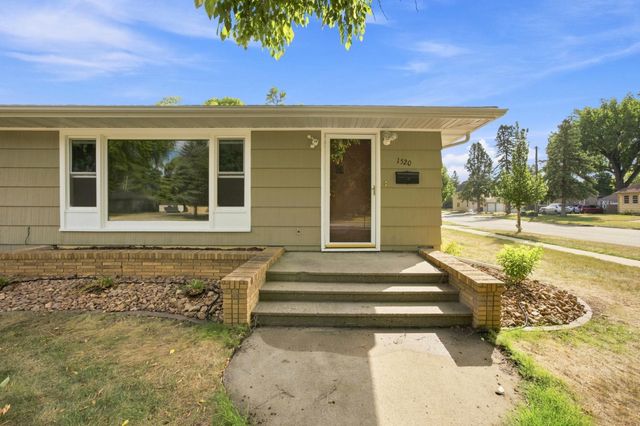 1520 3rd Street S, Moorhead, MN 56560