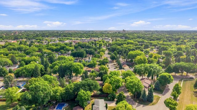 1520 3rd Street S, Moorhead, MN 56560